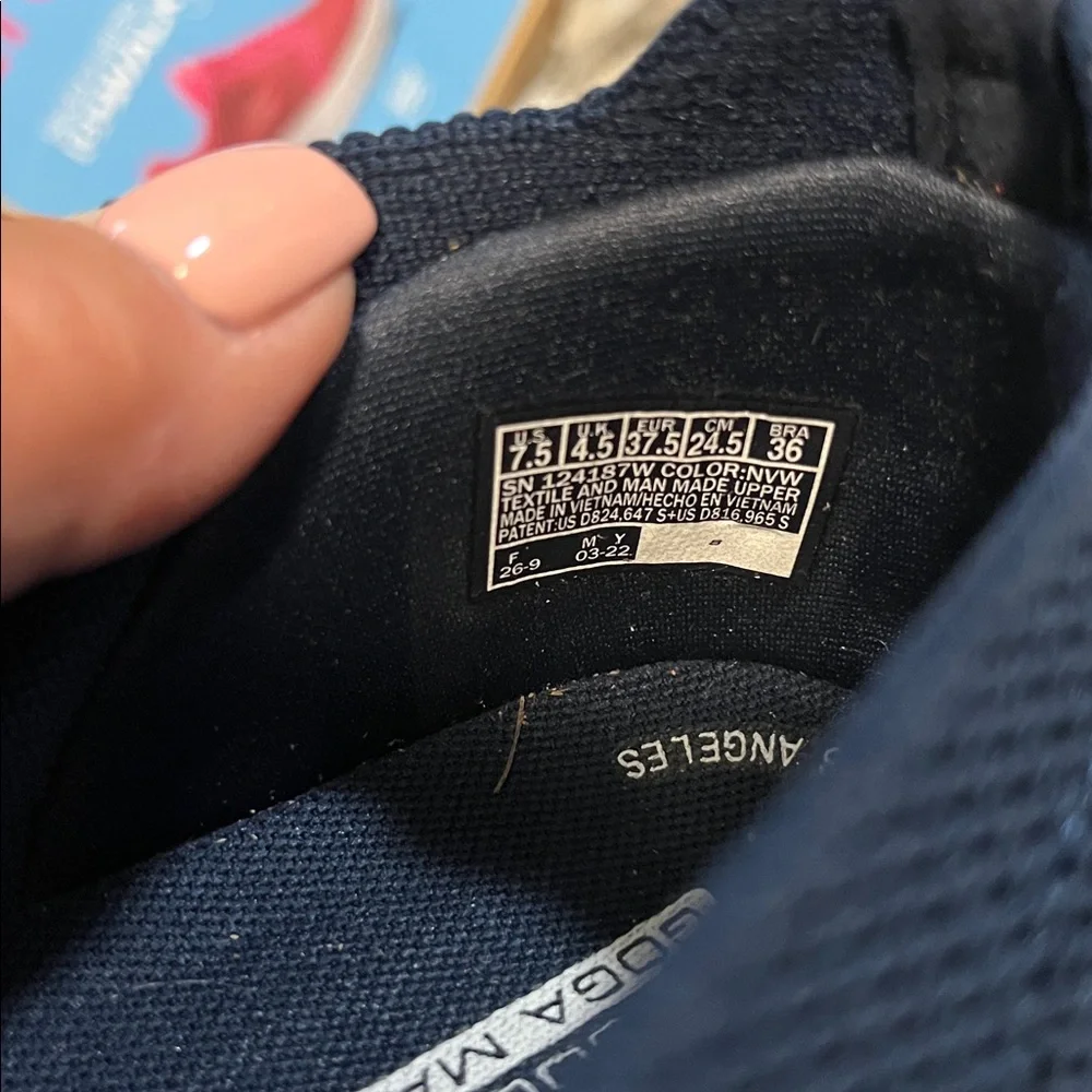 NWOT Womens Skechers Quick Fit slip on navy mesh shoes - 7.5W - Picture 6 of 8